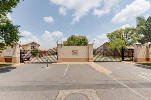 Property For Rent in Die Hoewes, Centurion